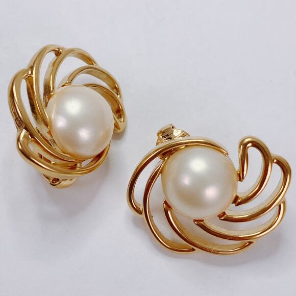 Vintage Signed Crown Trifari Earrings Gold Tone Faux Pearl Clip On Mid Century - Picture 13 of 16